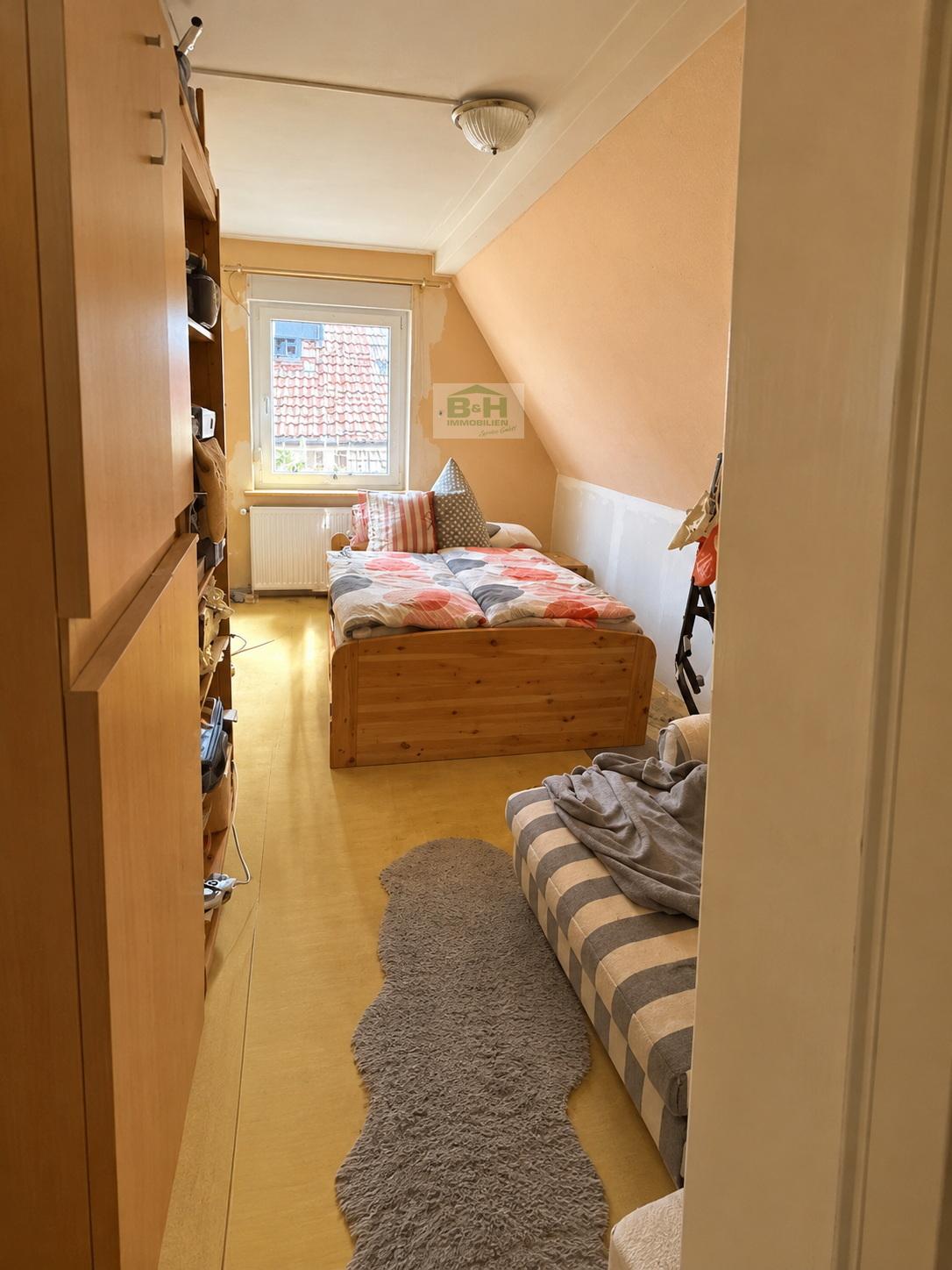 Freistehendes Einfamilienhaus mit 5 Zimmern, Balkon und Garten in beliebter Wohnlage von Wolfen-Steinfurth — Vorschaubild 14